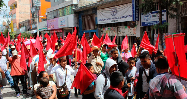 En Tehuacán, protestan por falta de convenio con Oosapat
