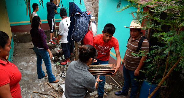 Michoacanos se suman a labores de reconstrucción en Tlapanalá