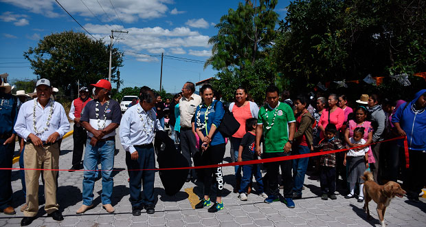 Legisladores antorchistas inauguran obras en Atlixco