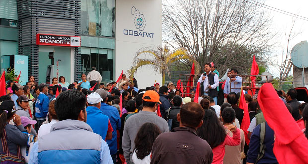 Tras protesta, Oosapat entrega convenio a vecinos de Tehuacán
