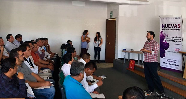 Capacitan a choferes del transporte público en respeto a mujeres