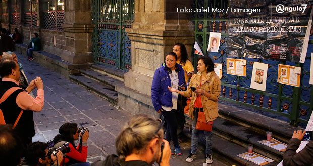 Frente a Catedral, gremio de Puebla exige esclarecer asesinato del periodista Daniel Esqueda