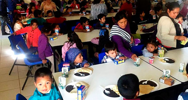 Sedesol entrega apoyo alimentario a 2 mil hijos de jornaleros
