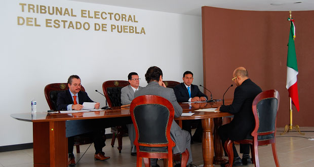TEEP invalida queja de Morena por espectacular contra AMLO. Foto: Especial