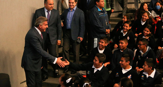 En escuelas poblanas, inicia programa Ciudadanía Digital Responsable