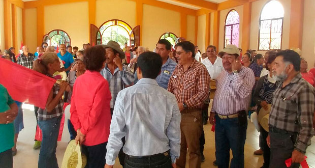 En Ixcaquixtla, inauguran salón de usos múltiples