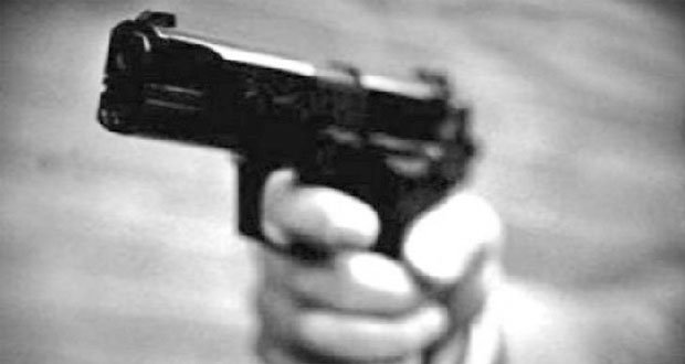 Comando irrumpe en hospital de Guerrero y roba camioneta de médico