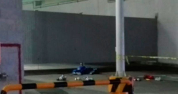 Asesinan a balazos a hombre en estacionamiento de Superama en Zavaleta