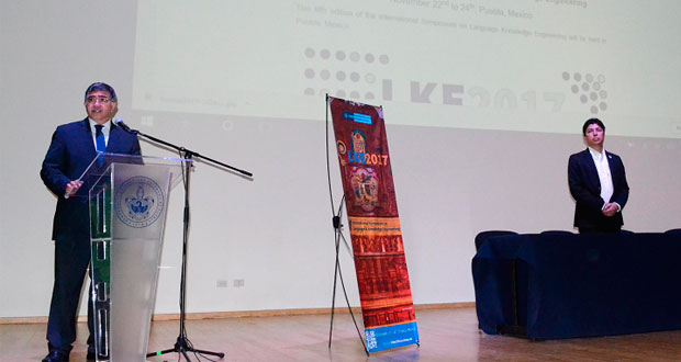 BUAP destaca en simposio sobre inteligencia artificial