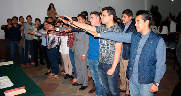Eligen nueva Mesa Directiva de la Sociedad de Alumnos en la Escuela Libre de Derecho de Puebla