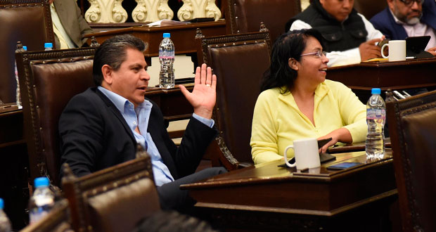 Quezada dice que vía legal retomará el PRD; Rendón ataca a delegada