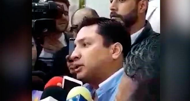 Julión Álvarez acude a Seido por caso sobre lavado de dinero