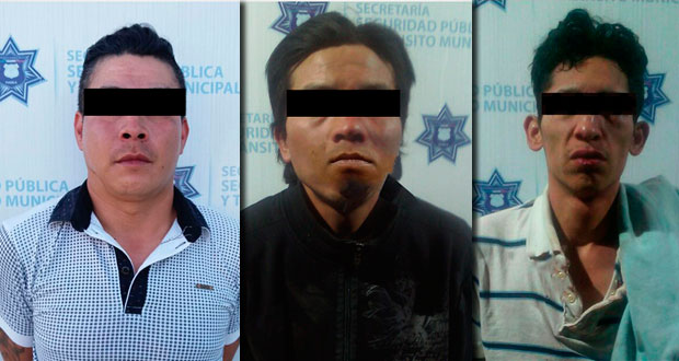 En Puebla capital, arrestan a 3 sujetos por robo a transeúnte