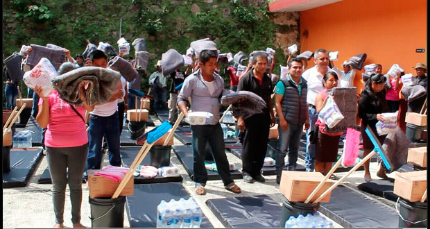 Entregan apoyos a damnificados por “Franklin” en Huitzilan