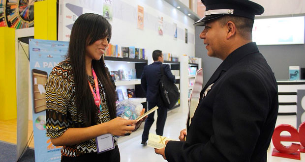 Comuna de Puebla presenta “Cuentos policiacos” en Feria del Libro