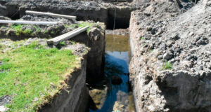 Vuelven a clausurar obras de complejo que afectaría manantial en Coronango