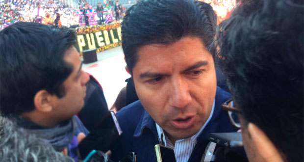 Rivera agradece candidateos, pero no declina por ningún partido