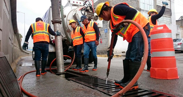 Ceaspue realiza mantenimiento en drenajes y alcantarillados