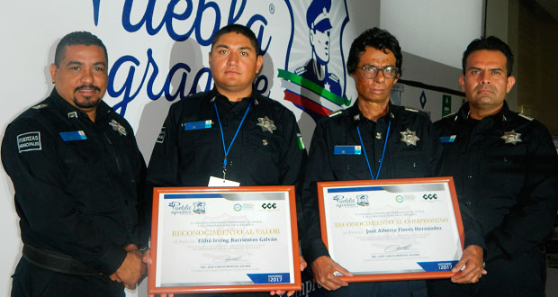 2 policías de Cuautlancingo reciben premio “Puebla agradece” de CCE
