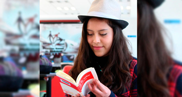 Alumna de bachillerato 5 de Mayo gana premio nacional de poesía