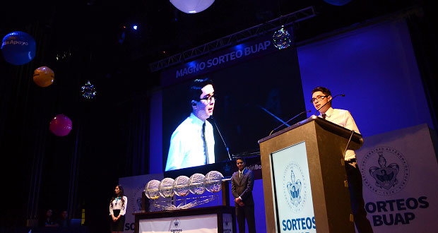 BUAP entrega 106 premios de la edición 18 del magno sorteo