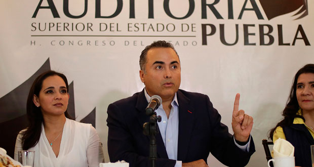 Auditor de Puebla considerará candidatura “sólo si se la ofrecen"