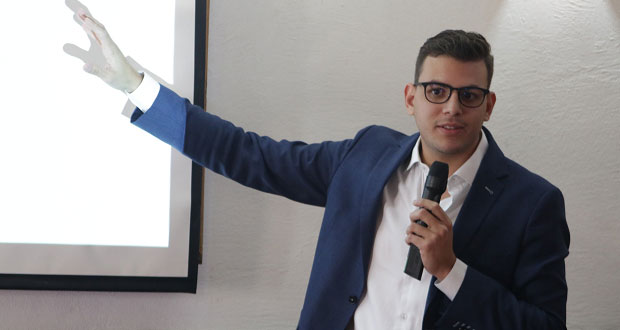 Aspirante a candidato independiente niega valerse de Vega, su padre