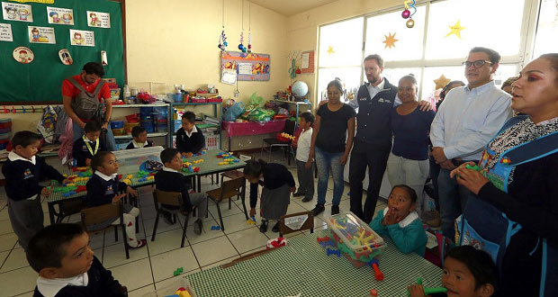 Rehabilitan baños en jardín de niños de La Resurrección