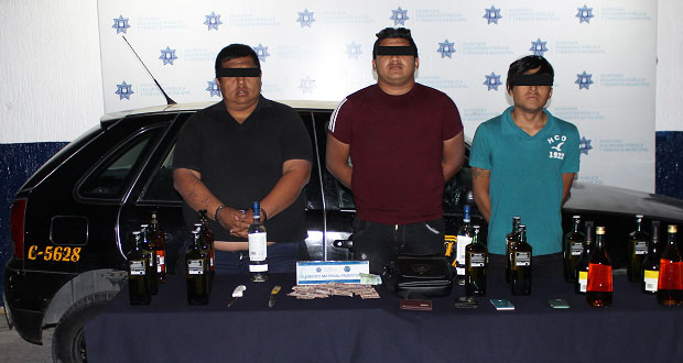 Desarticulan banda de asaltantes de Oxxo en Puebla