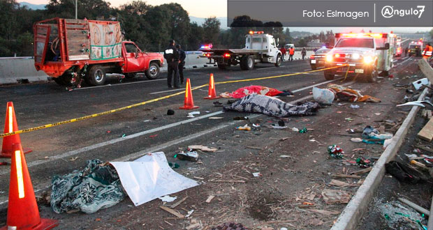 Tres accidentes viales causan la muerte de 13 peregrinos poblanos