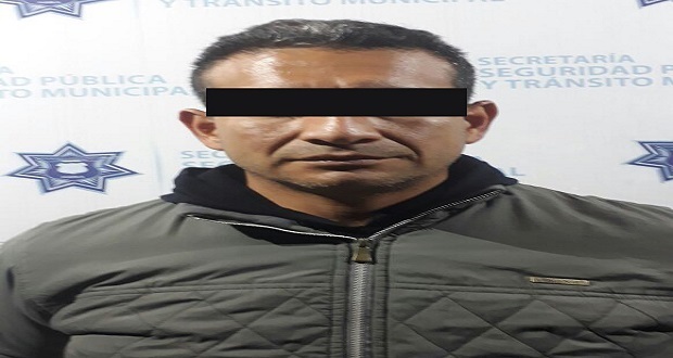 En Puebla, municipales detienen a dos por tocamientos lascivos