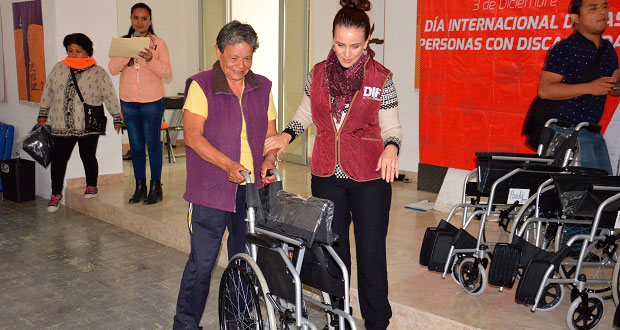 DIF de SPC entrega aparatos ortopédicos a adultos mayores