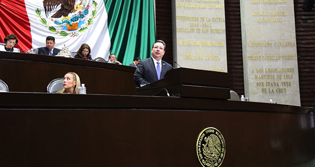 Diputado federal propone 65 años de cárcel a choferes feminicidas
