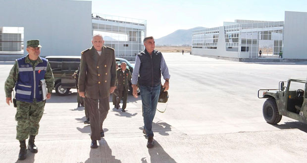 Gali y Cienfuegos supervisan progreso de la Industria Militar
