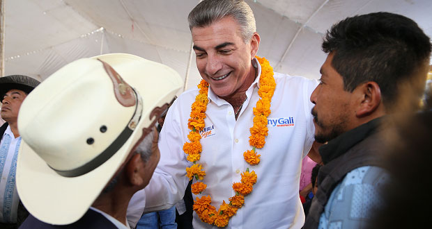 Gobierno estatal crea instituto para asistir a migrantes poblanos