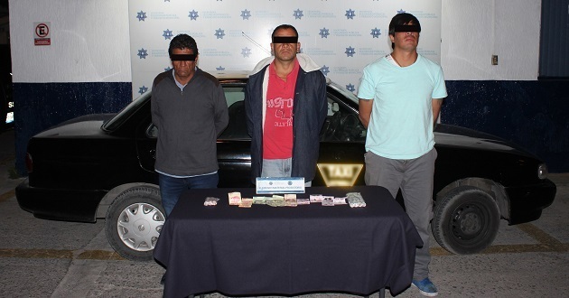 Caen choferes de Uber y taxi por robo a negocios de Puebla. Foto: Especial
