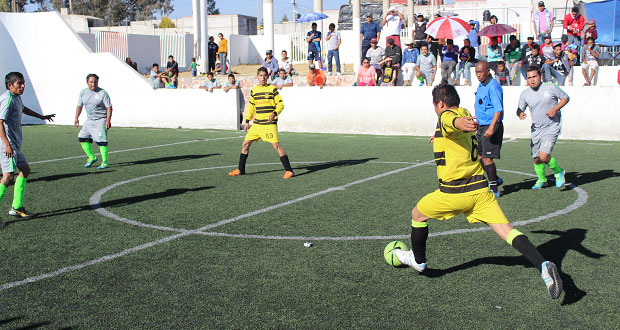Disputan semifinales del torneo de futbol varonil de Antorcha