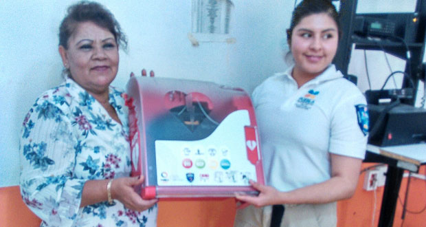 Ayuntamiento de Cuayuca recibe desfibrilador y equipos médicos