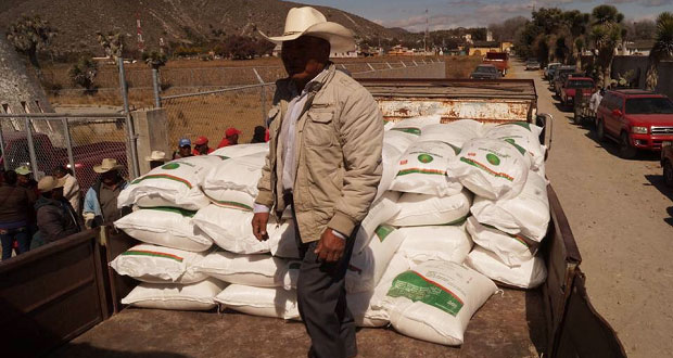 Antorchistas gestionan 134 apoyos para campesinos de Tepeyahualco