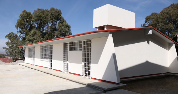 En telesecundaria de Ocoyucan estrenan dos aulas equipadas