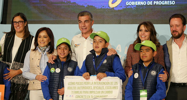 Concluye foro “Pido la voz Puebla” con convenio del Sedif y Sndif