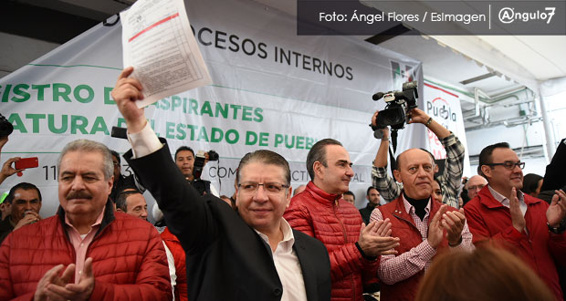 Doger acusa espionaje y se registra como precandidato a la gubernatura