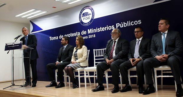 Carrancá toma protesta a 92 nuevos agentes del Ministerio Pública