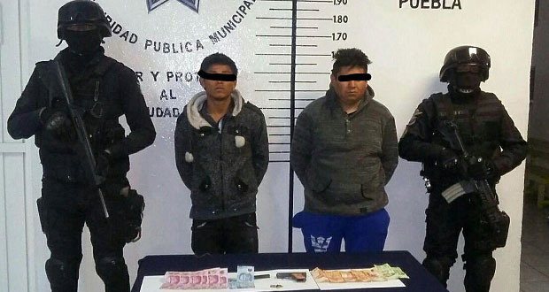 Detienen a 2 presuntos hampones de gasolinera en San Pedro Cholula
