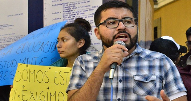 Fnerr demanda a SEP dotar a 150 escuelas de Puebla con mobiliario