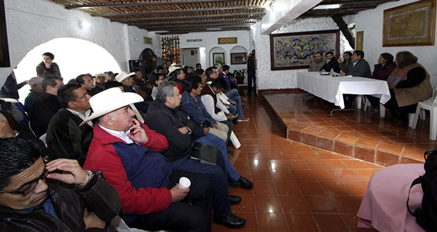 Gobiernos del PRD en Puebla se convirtieron en un lastre: Barbosa