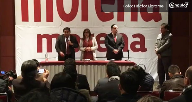 Se registra Barbosa como precandidato de Morena a la gubernatura de Puebla