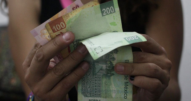 En los últimos 12 meses, economía personal ha empeorado: 52% opina