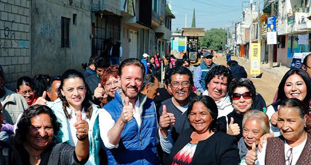 Inicia pavimentación de vialidad en colonia Roma