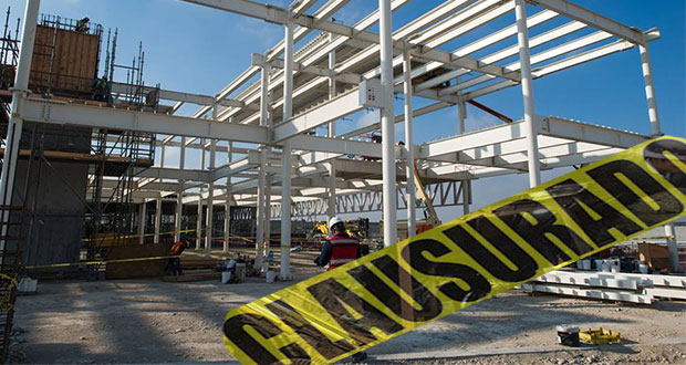 SPC clausura obras de Explanada Puebla por falta de pago de licencias